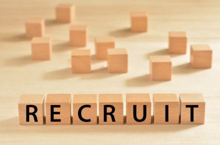 RECRUIT木製